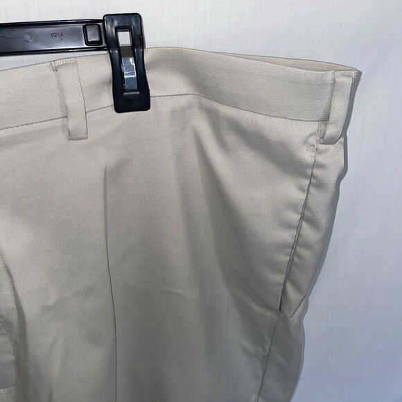 Roundtree & Yorke Chino Golf Shorts Men’s Size 46 Khaki Beige Zip Fly Inseam 5 - Picture 4 of 12